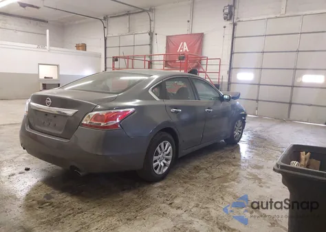 2015 Nissan Altima 2.5 S z USA, uszkodzony, nr VIN 1N4AL3AP2FC220374